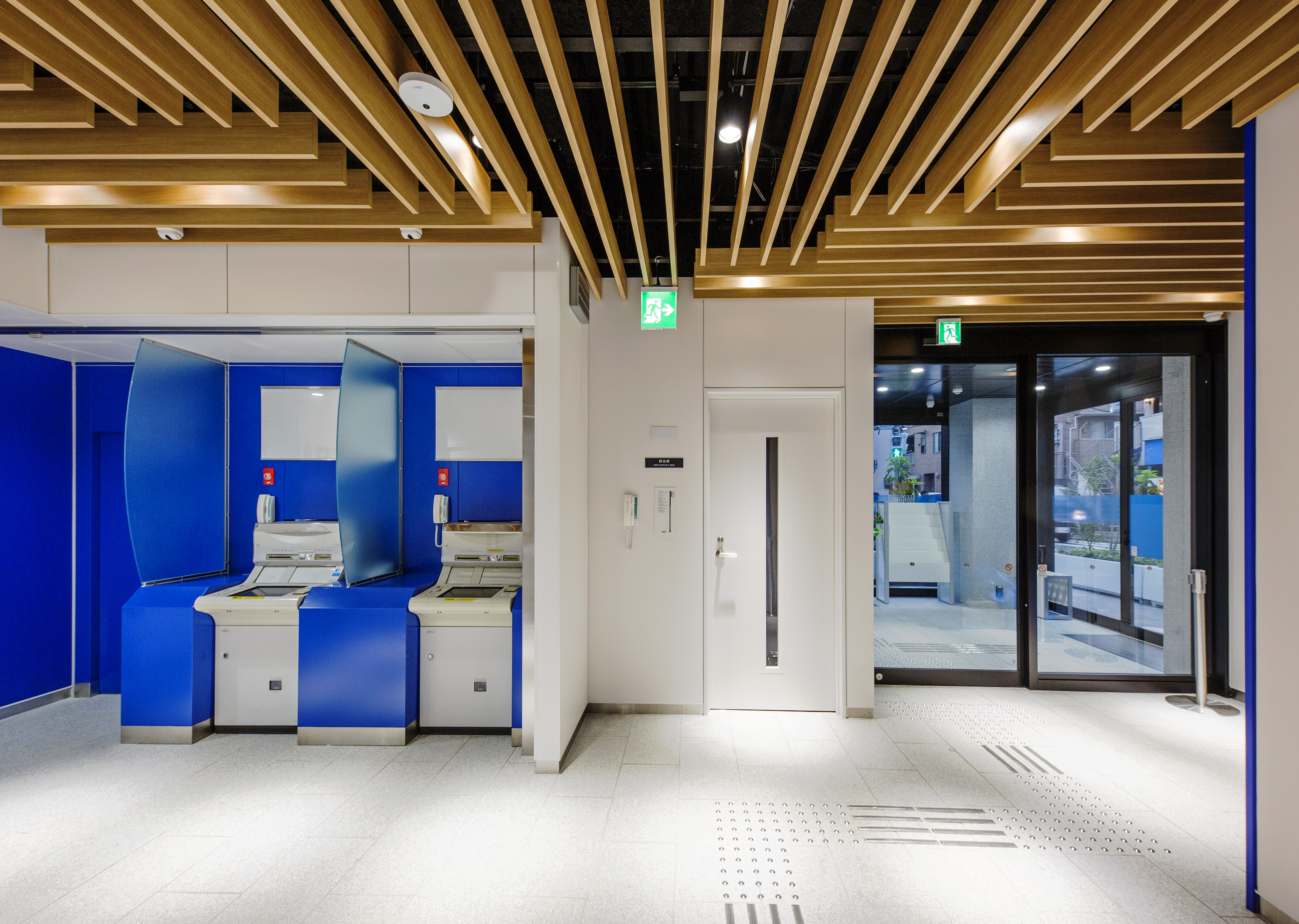 東和銀行 南砂支店:プロジェクト: 石井設計